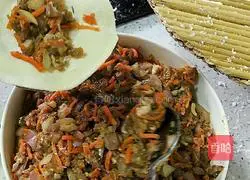 Illustration of how to make carrot and beef buns 10