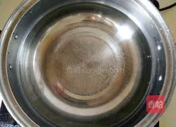 Pork with radish tassels Illustration of how to make stuffed buns 3