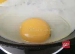 Illustration of how to make ham and egg sandwiches 3