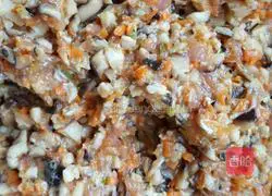 Illustration of how to make mushrooms and carrot stuffed dumplings 6