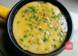 Illustration of how to make scallion cornmeal omelet 8