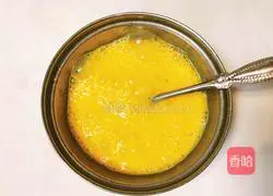 Illustration of how to make scallop and egg fried rice 5