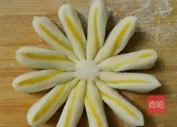 Illustration of how to make flower steamed buns 16