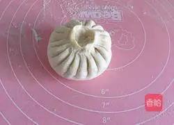 Illustration of how to make pickled cabbage buns 10