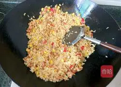 Illustration of how to make corn and ham fried rice 7