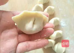 Illustration of how to make cabbage and bacon dumplings 6