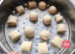 Illustration of how to make brown sugar steamed buns 13