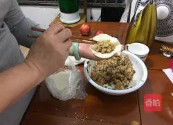 Illustration of how to make siomai 6