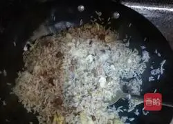 Illustration of how to make sausage and egg fried rice 6