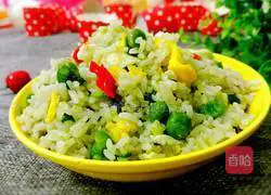 Illustration of how to make peas and eggs fried rice 10