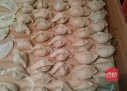 Illustration of how to make three fresh dumplings 7