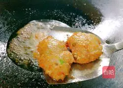 Illustration of how to make chives and kuilong fish patties 4