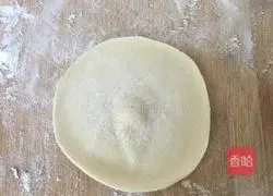 Illustration of how to make pork and leek dumplings 9