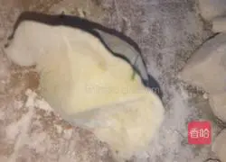 Illustration of how to make fennel and meat dumplings 13