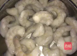 Illustration of how to make shrimp waist wontons 3