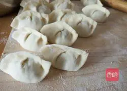 Illustration of how to make cabbage stuffed dumplings 18