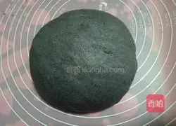 Illustration of how to make black rice noodles steamed buns 2