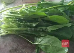 Illustration of how to make green juice steamed buns 1