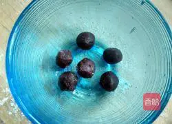Illustration of how to make glutinous rice balls stuffed with bean paste 3
