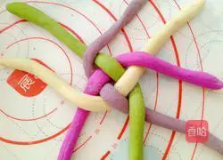 Illustration of how to make hydrangea steamed buns 7