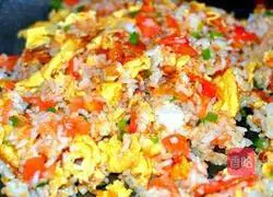 Illustration of how to make tomato and egg fried rice 7