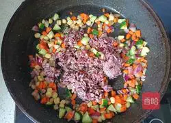 Illustration of making multigrain fried rice 6