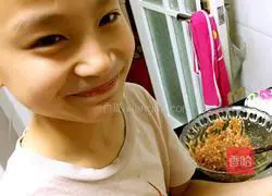 Illustration of how to make fresh meat wontons 10