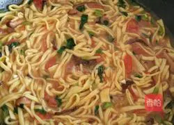 Illustration of how to make chewy egg noodles 6