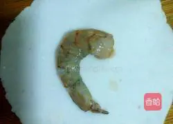 Illustration of how to make dumplings stuffed with chives and shrimps 10