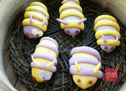 Illustration of how to make caterpillar steamed buns 18