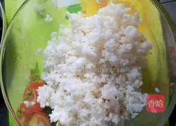 Illustration of how to make fish-flavored fried rice 4