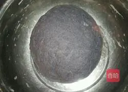 Illustration of how to make black rice noodles little hedgehog steamed buns 4