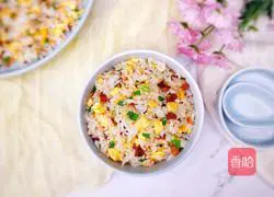 Illustration of how to make scallop and egg fried rice 18