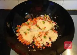 Pineapple fried rice recipe illustration 3