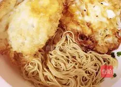 Illustration of how to make noodles with scallion oil and poached eggs 8