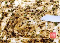 Illustration of how to make hand-torn biscuits 5