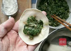 Illustration of how to make pork and spinach dumplings 10