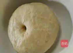 Illustration of how to make corn stuffed buns 2