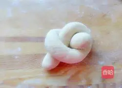 Illustration of how to make bird pumpkin steamed buns 9