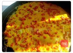 Illustration of how to make egg and ham burritos 3