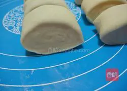 Illustration of how to make milk-flavored steamed buns 6