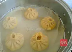 Illustration of how to make donkey meat buns 16