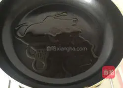 Illustration of how to make scallion pancakes 14