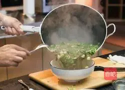 Illustration of how to make Hakka salted glutinous rice balls 10