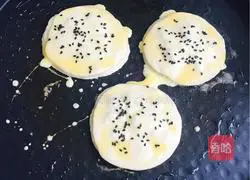 Illustration of how to make Kuaishou scallion pancake 9