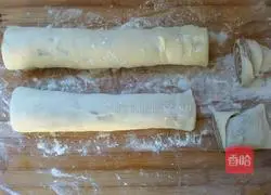 Illustration of how to make cocoa two-color steamed buns 18