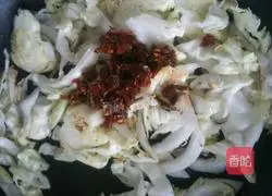 Illustration of how to make fried mustard vegetable pancakes 5