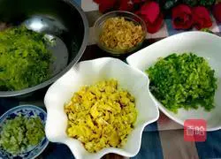 Zucchini and egg filling Illustration of how to make dumplings 9