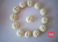 Illustration of how to make pumpkin blossom steamed buns 17