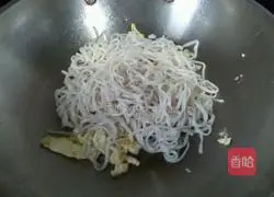 Illustration of Laoganma's Egg Fried Noodles 6